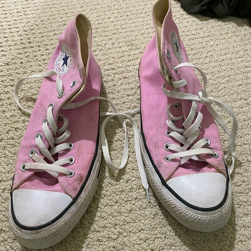 Pink converse